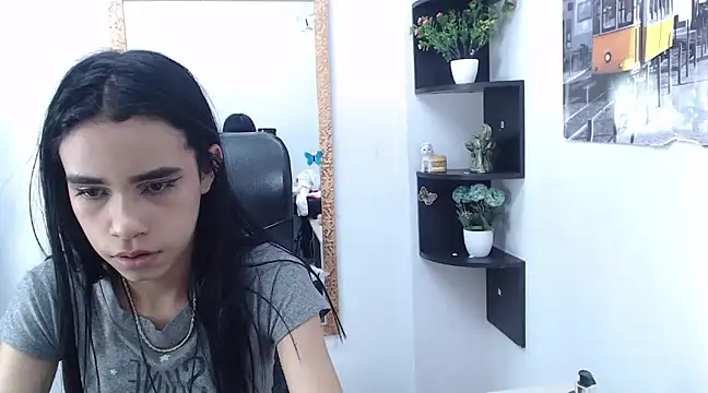 Snapshot of Jasmin_Skinny chatting on January 25, 2025, 4:56 am Jasmin Skinny online show from January 25, 2025, 4:56 am