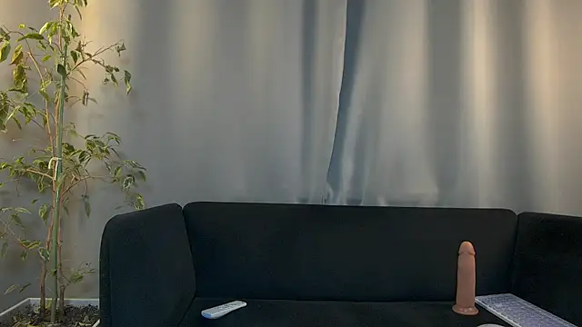 Snapshot of weshycouple chatting on March 18, 2025, 6:48 pm weshycouple online show from March 18, 2025, 6:48 pm