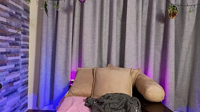 Snapshot of Hairyandsexysalma chatting on October 9, 2025, 6:33 am Hairyandsexysalma online show from October 9, 2025, 6:33 am