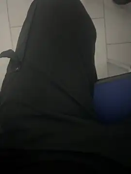 Snapshot of Lucom23 chatting on November 18, 2025, 3:16 pm Lucom23 online show from November 18, 2025, 3:16 pm