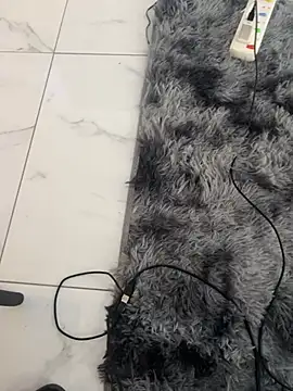 Snapshot of Lucom23 chatting on April 4, 2026, 4:15 pm Lucom23 online show from April 4, 2026, 4:15 pm