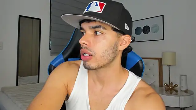 Snapshot of mateoleonee chatting on December 6, 2024, 3:11 pm mateoleonee online show from December 6, 2024, 3:11 pm