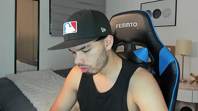 Snapshot of mateoleonee chatting on December 11, 2024, 9:01 pm mateoleonee online show from December 11, 2024, 9:01 pm