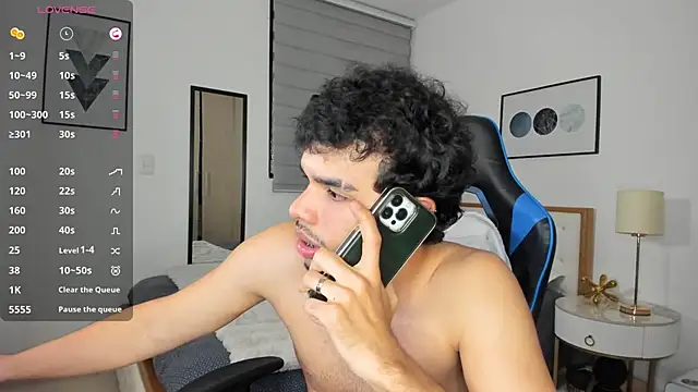 Snapshot of mateoleonee chatting on December 15, 2024, 12:29 am mateoleonee online show from December 15, 2024, 12:29 am