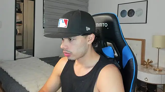 Snapshot of mateoleonee chatting on December 16, 2024, 9:20 pm mateoleonee online show from December 16, 2024, 9:20 pm