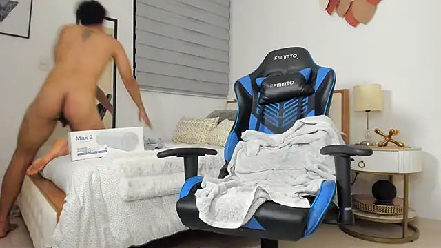 Snapshot of mateoleonee chatting on January 2, 2025, 7:23 am mateoleonee online show from January 2, 2025, 7:23 am