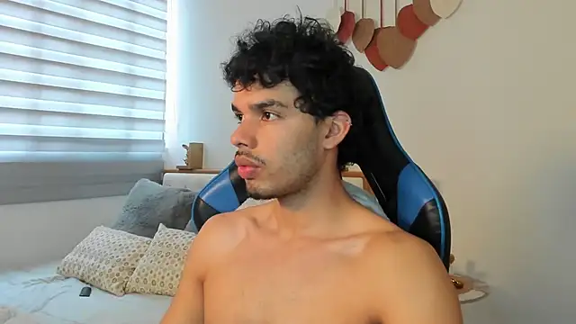 Snapshot of mateoleonee chatting on January 2, 2025, 8:46 pm mateoleonee online show from January 2, 2025, 8:46 pm