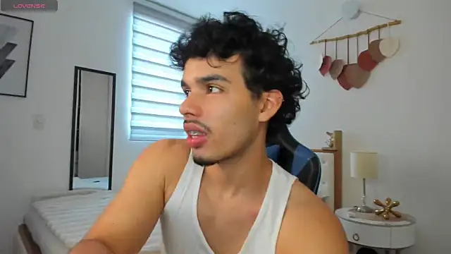 Snapshot of mateoleonee chatting on January 9, 2025, 8:01 pm mateoleonee online show from January 9, 2025, 8:01 pm