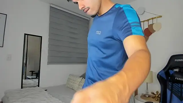 Snapshot of mateoleonee chatting on January 11, 2025, 3:55 am mateoleonee online show from January 11, 2025, 3:55 am