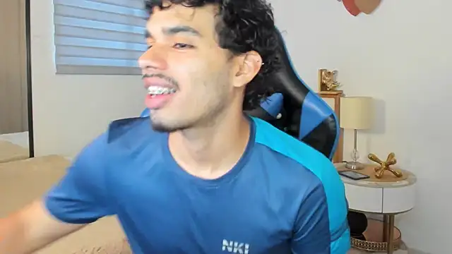 Snapshot of mateoleonee chatting on January 14, 2025, 8:15 pm mateoleonee online show from January 14, 2025, 8:15 pm