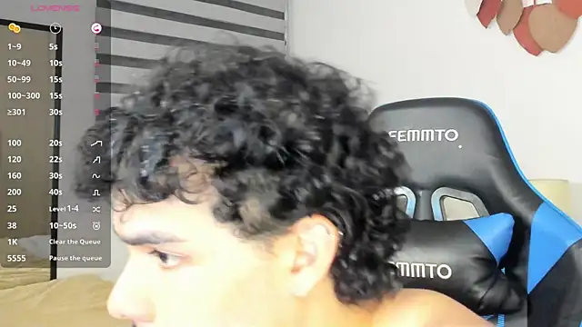 Snapshot of mateoleonee chatting on January 25, 2025, 3:40 am mateoleonee online show from January 25, 2025, 3:40 am