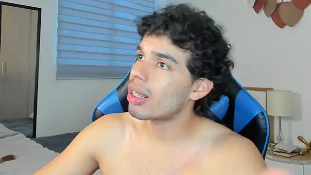 Snapshot of mateoleonee chatting on February 1, 2025, 10:13 pm mateoleonee online show from February 1, 2025, 10:13 pm