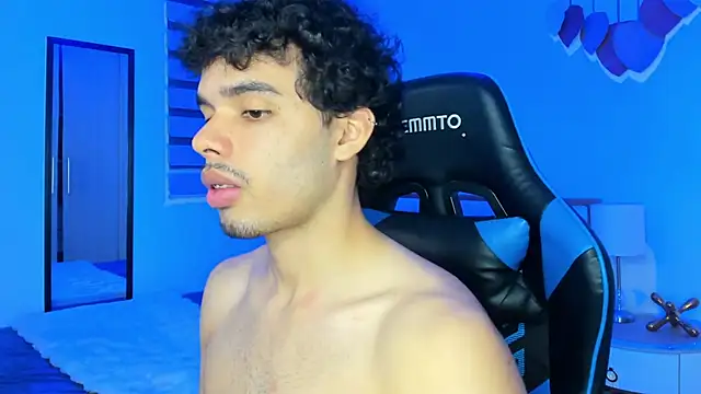 Snapshot of mateoleonee chatting on February 7, 2025, 2:19 am mateoleonee online show from February 7, 2025, 2:19 am