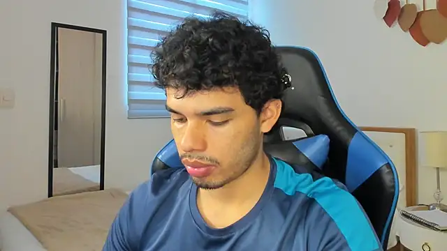 Snapshot of mateoleonee chatting on February 9, 2025, 3:56 pm mateoleonee online show from February 9, 2025, 3:56 pm