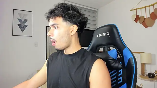 Snapshot of mateoleonee chatting on February 27, 2025, 12:54 am mateoleonee online show from February 27, 2025, 12:54 am