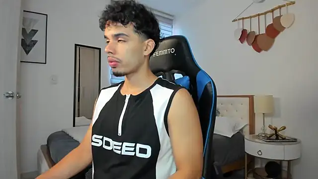 Snapshot of mateoleonee chatting on March 1, 2025, 7:15 pm mateoleonee online show from March 1, 2025, 7:15 pm