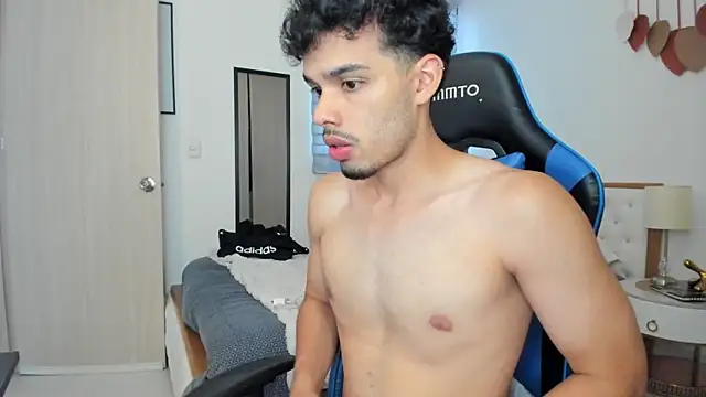 Snapshot of mateoleonee chatting on March 4, 2025, 9:11 pm mateoleonee online show from March 4, 2025, 9:11 pm