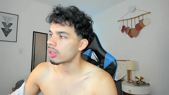 Snapshot of mateoleonee chatting on March 7, 2025, 1:51 pm mateoleonee online show from March 7, 2025, 1:51 pm