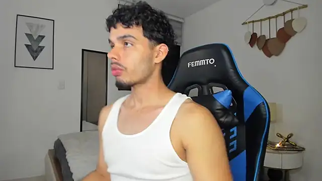 Snapshot of mateoleonee chatting on March 23, 2025, 1:42 am mateoleonee online show from March 23, 2025, 1:42 am