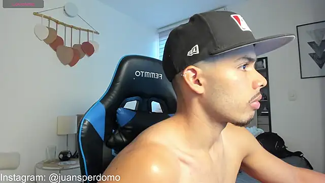 Snapshot of mateoleonee chatting on September 12, 2025, 7:47 pm mateoleonee online show from September 12, 2025, 7:47 pm