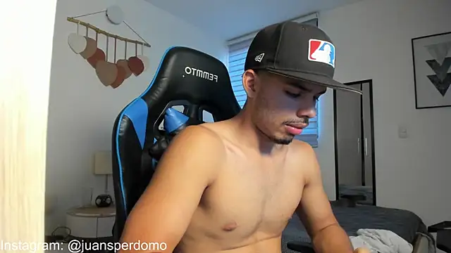 Snapshot of mateoleonee chatting on September 15, 2025, 7:25 pm mateoleonee online show from September 15, 2025, 7:25 pm