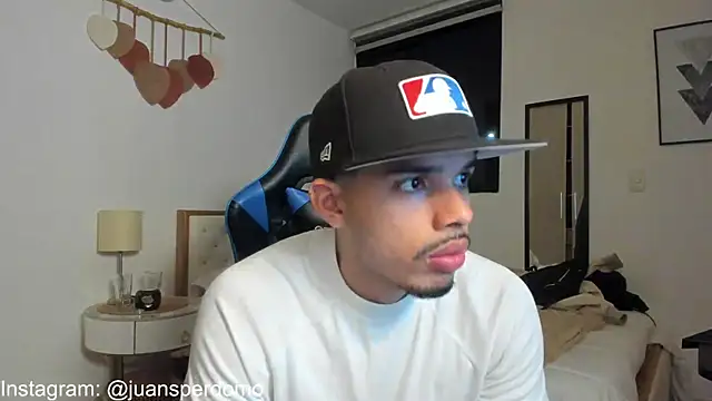 Snapshot of mateoleonee chatting on September 21, 2025, 11:28 pm mateoleonee online show from September 21, 2025, 11:28 pm