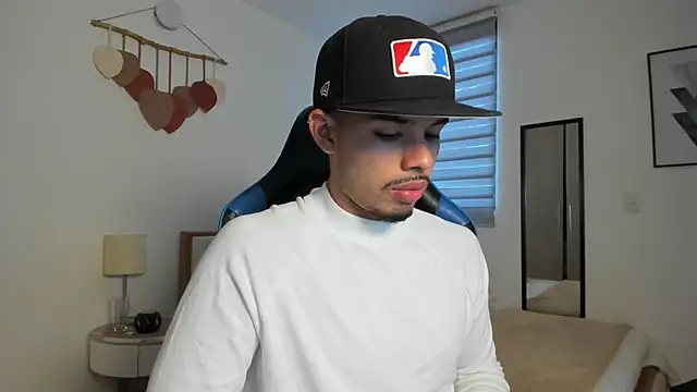 Snapshot of mateoleonee chatting on September 22, 2025, 6:43 pm mateoleonee online show from September 22, 2025, 6:43 pm