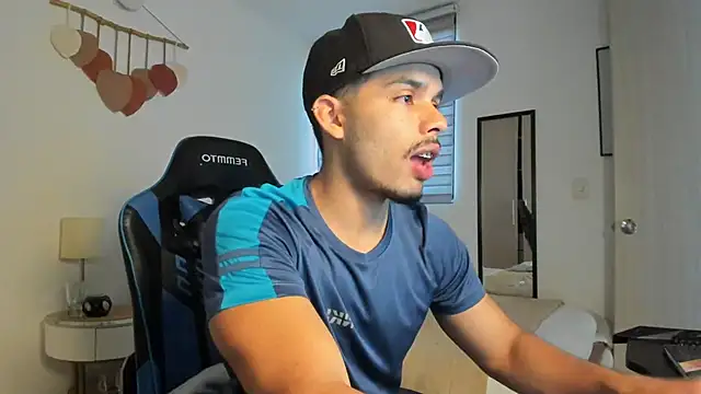 Snapshot of mateoleonee chatting on September 27, 2025, 8:36 pm mateoleonee online show from September 27, 2025, 8:36 pm