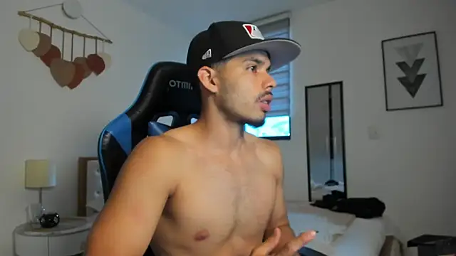 Snapshot of mateoleonee chatting on September 29, 2025, 7:30 pm mateoleonee online show from September 29, 2025, 7:30 pm