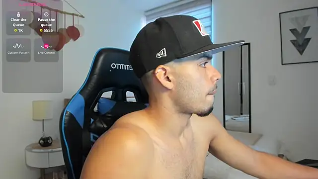 Snapshot of mateoleonee chatting on October 2, 2025, 3:41 pm mateoleonee online show from October 2, 2025, 3:41 pm