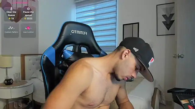 Snapshot of mateoleonee chatting on October 3, 2025, 8:28 pm mateoleonee online show from October 3, 2025, 8:28 pm