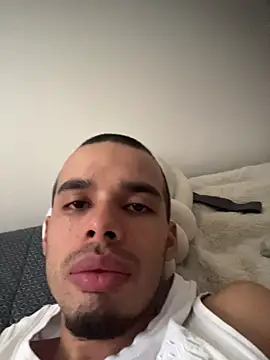 Snapshot of mateoleonee chatting on January 5, 2026, 7:50 pm mateoleonee online show from January 5, 2026, 7:50 pm