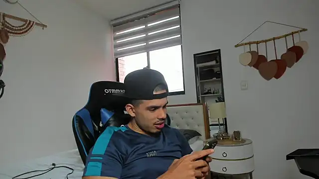 mateoleonee online show from March 14, 2026, 8:47 pm