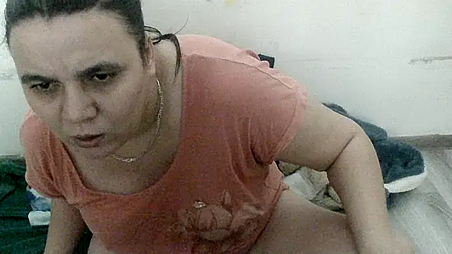 Snapshot of VixenBya chatting on March 4, 2026, 8:20 am VixenBya online show from March 4, 2026, 8:20 am