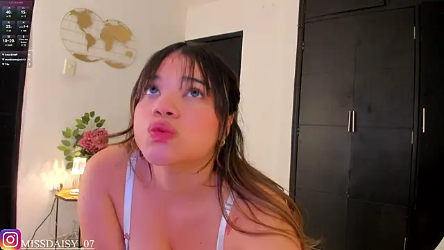 Snapshot of Daisy_Brown01 chatting on March 14, 2025, 3:48 am Daisy Brown01 online show from March 14, 2025, 3:48 am