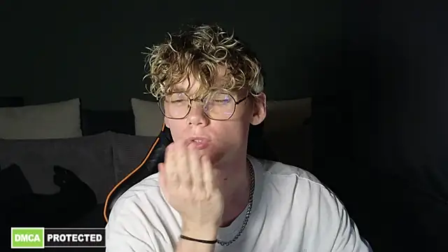 Keytaro online show from April 14, 2026, 11:55 pm