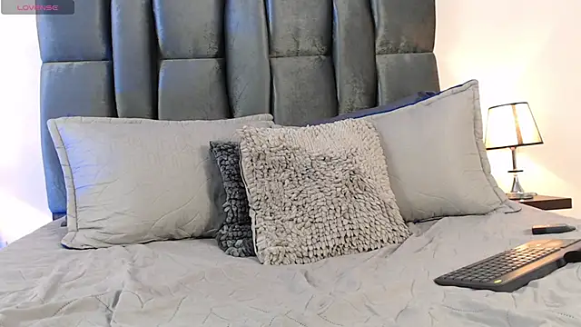 Snapshot of LucyGiraldo chatting on February 17, 2025, 3:15 am LucyGiraldo online show from February 17, 2025, 3:15 am