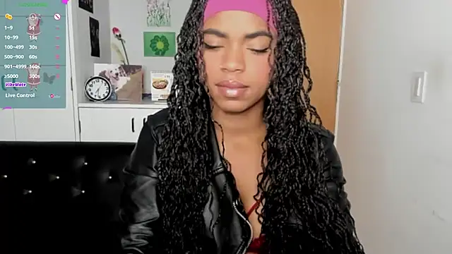 Snapshot of Marce_22 chatting on December 15, 2024, 12:28 pm Marce 22 online show from December 15, 2024, 12:28 pm