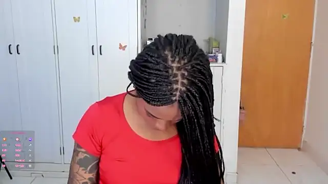 Snapshot of Marce_22 chatting on September 22, 2025, 7:49 pm Marce 22 online show from September 22, 2025, 7:49 pm