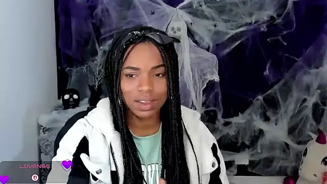 Snapshot of Marce_22 chatting on October 12, 2025, 1:26 am Marce 22 online show from October 12, 2025, 1:26 am