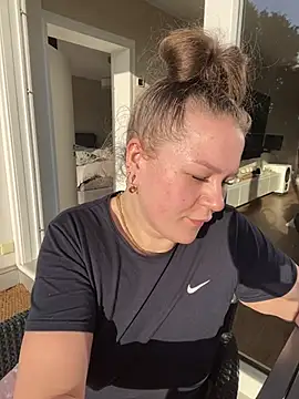 Snapshot of Fancy-Francy chatting on March 6, 2025, 3:35 pm Fancy-Francy online show from March 6, 2025, 3:35 pm