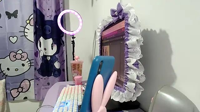 lussyevans24 online show from November 5, 2025, 5:18 am