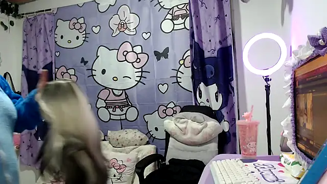 lussyevans24 online show from November 28, 2025, 5:10 am