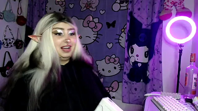 lussyevans24 online show from February 5, 2026, 7:13 am