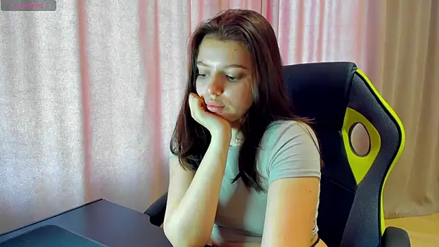 Nicky Rosee online show from June 2, 2026, 5:42 am