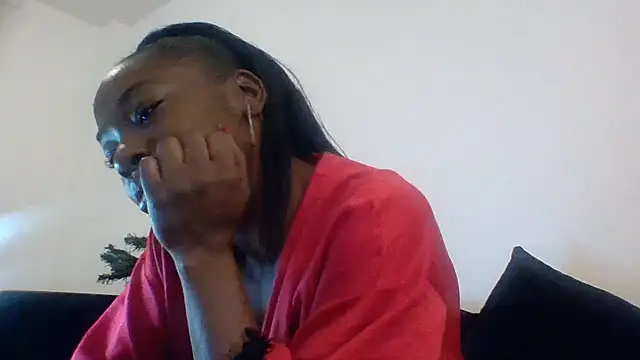 Snapshot of Cinderella_Jewels_ chatting on December 14, 2025, 10:03 pm Cinderella Jewels online show from December 14, 2025, 10:03 pm