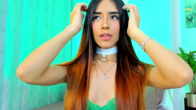 Snapshot of StormiRusso chatting on January 24, 2025, 2:39 am StormiRusso online show from January 24, 2025, 2:39 am