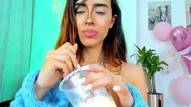 Snapshot of StormiRusso chatting on February 7, 2025, 8:22 am StormiRusso online show from February 7, 2025, 8:22 am