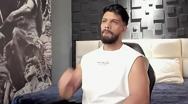 Snapshot of DannSaenz chatting on January 12, 2025, 11:04 pm DannSaenz online show from January 12, 2025, 11:04 pm