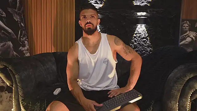 Snapshot of DannSaenz chatting on October 29, 2025, 1:13 pm DannSaenz online show from October 29, 2025, 1:13 pm